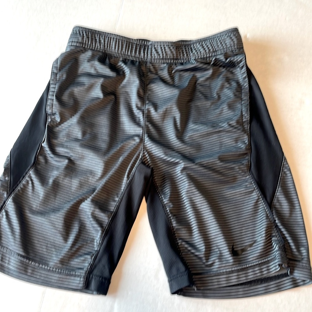 Nike Dri-fit boys shorts. Very good condition.